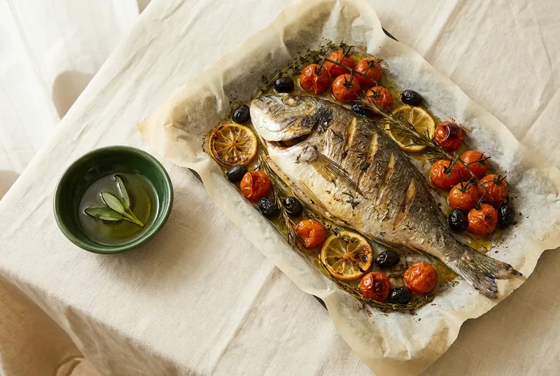 Dorade Royal mediterran vom Blech